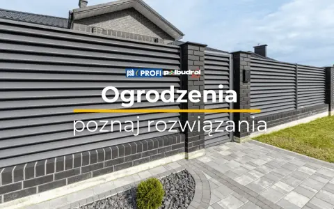 Nowoczesne ogrodzenie domu jednorodzinnego z ciemnoszarych paneli i ceglanych słupków. Poznaj rozwiązania dla Twojego ogrodu.
